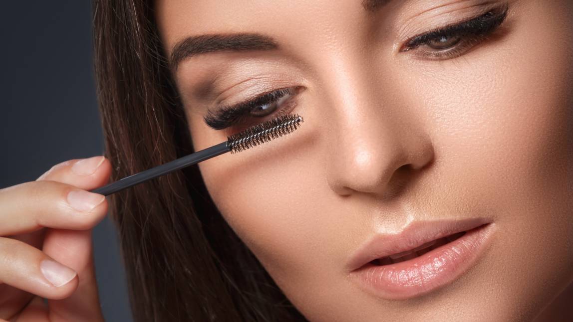 Proper aftercare is essential to ensure the longevity and health of your eyelash extensions. Following these tips will help you maintain beautiful lashes and minimize the risk of damage: